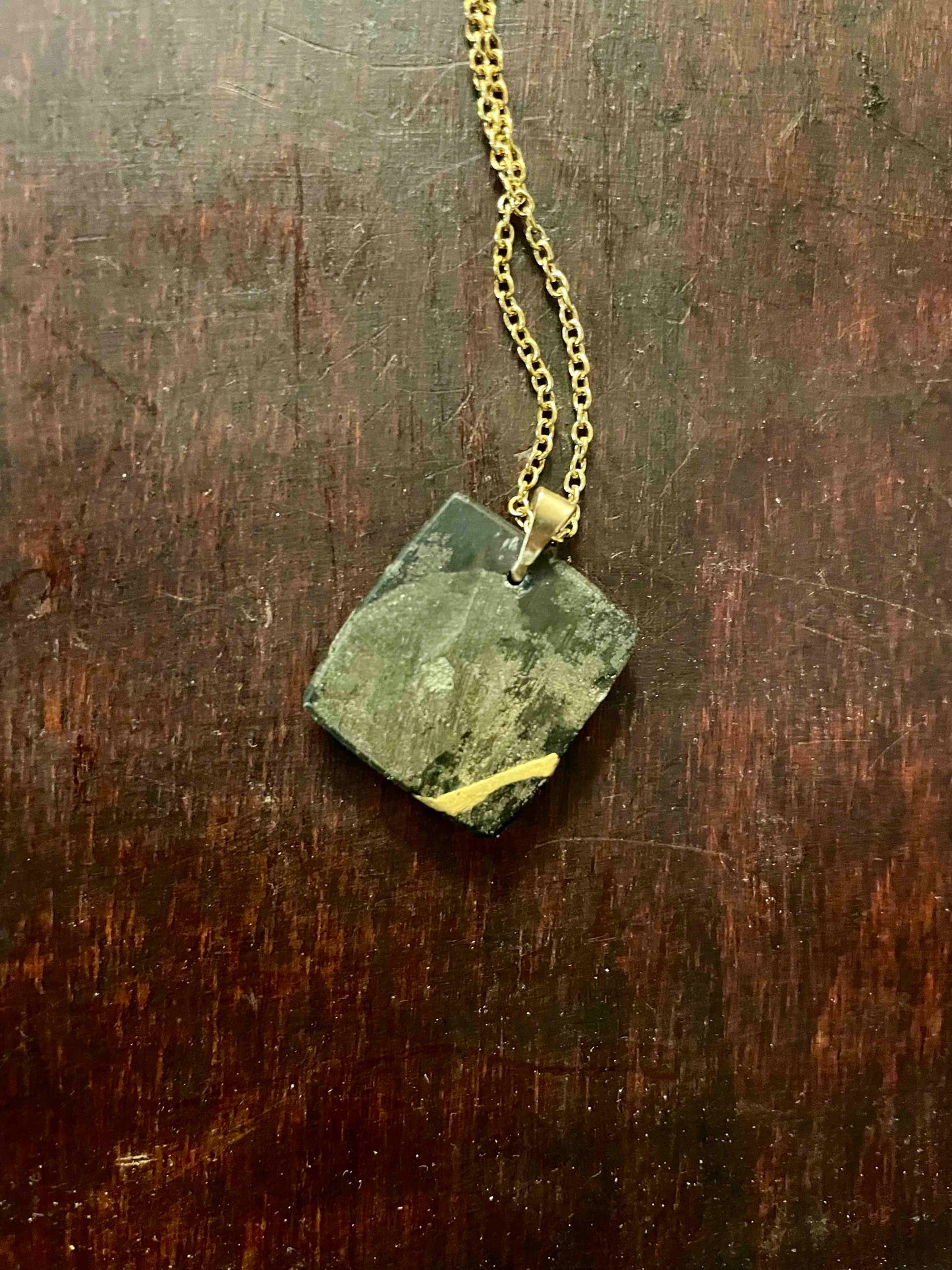 Pendentif pyrite kintsugi