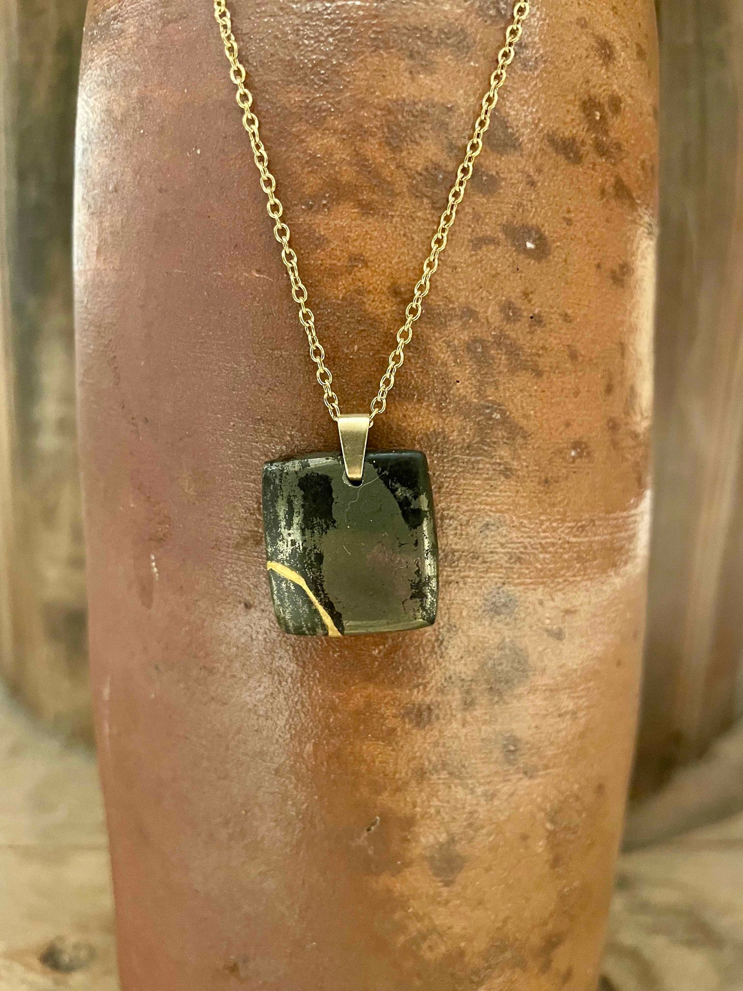 Pendentif pyrite kintsugi