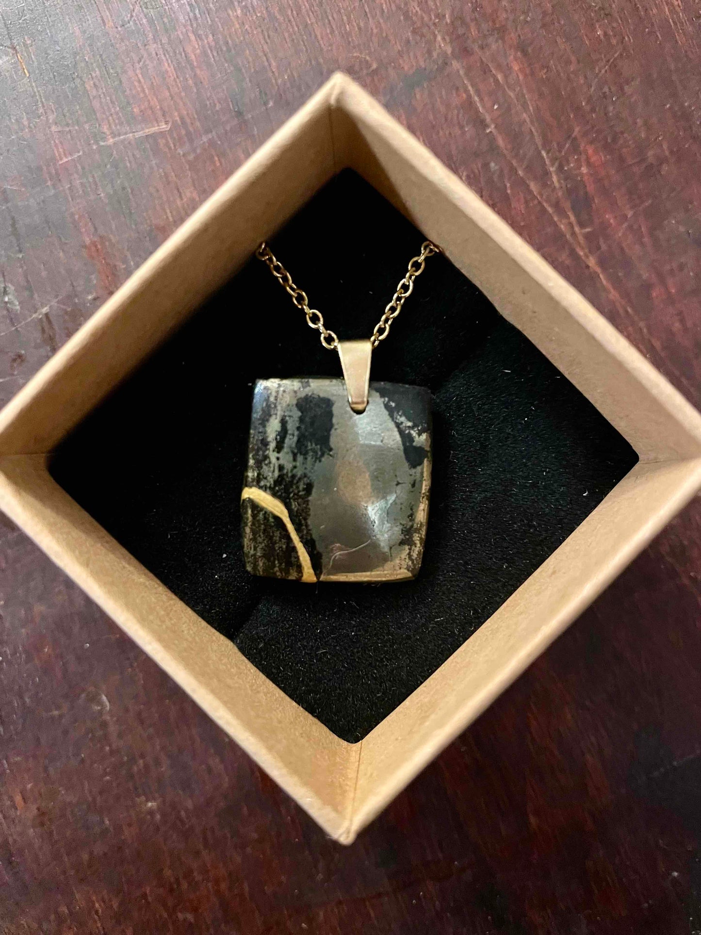 Pendentif pyrite kintsugi